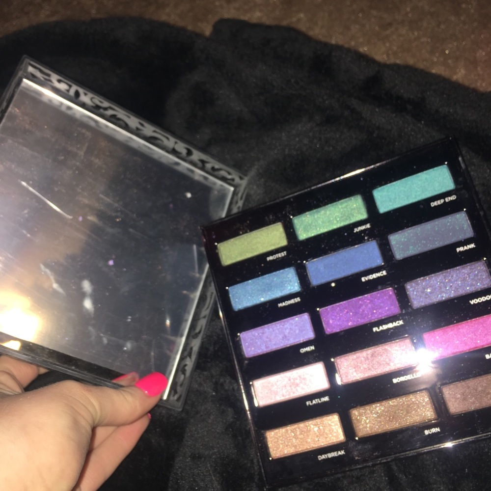 Urban Decay🔮 discontinued palette - Picture 2 of 4